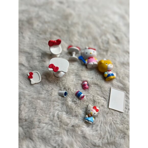 Hello Kitty Sanrio mini multicolor figures lot - Picture 5 of 5